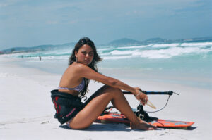 corsi kitesurf Foto di kiter sulla spiaggia