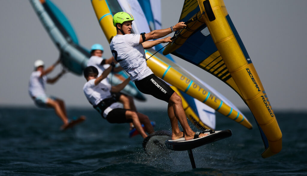 Foto di Mathis Ghio con wingfoil