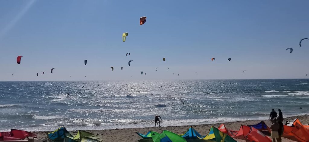 foto di kitesurf a marina di grosseto